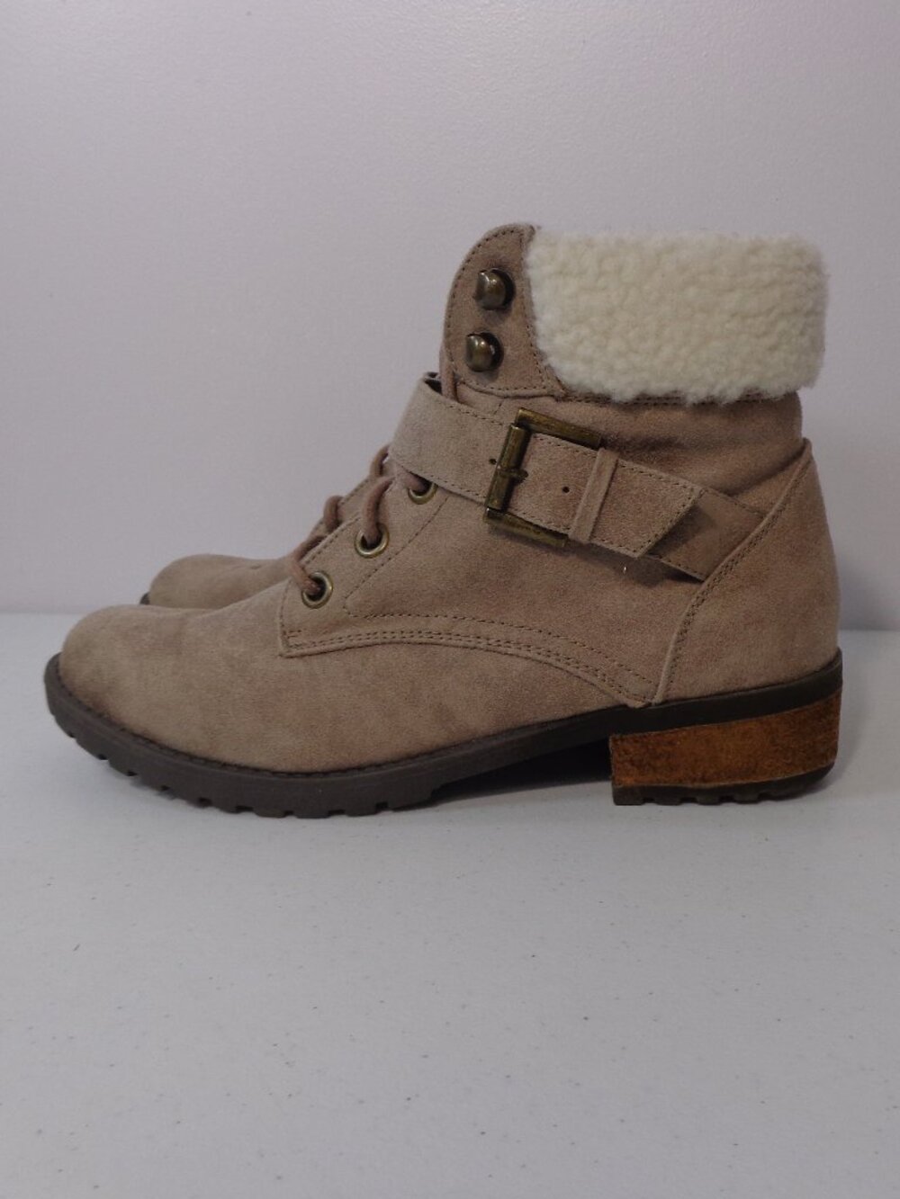 Skechers Dome Taupe Faux Suede Sherpa-Lined Collar Ankle Boots Women's Size 8.5